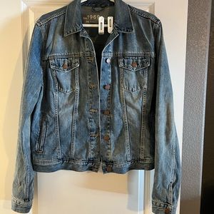 Women’s Gap jean jacket size Large Tall never worn